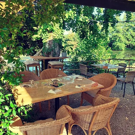 Moulin De Monpoisson Bed & Breakfast